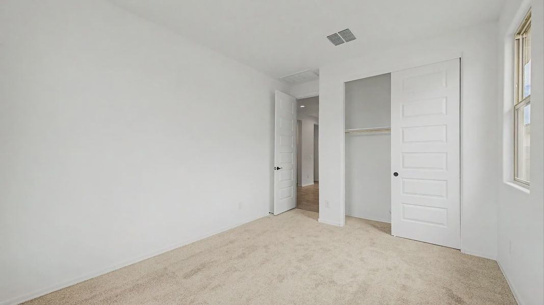 Representative furnished interior of a home built from the Larkspur by DRB Homes in The Villas at Mystic, Peoria (Image 21).