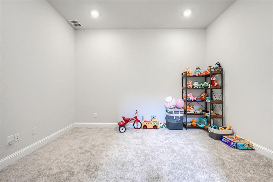 Image 38 of a home in Cross Creek Meadows.