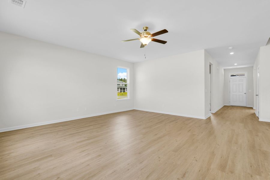 Spacious, unfurnished interior of a new home in Camden Crossing, Savannah (Image 24).