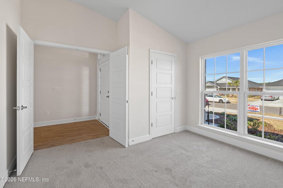 Spacious, unfurnished interior of a new home in , Green Cove Springs (Image 16).