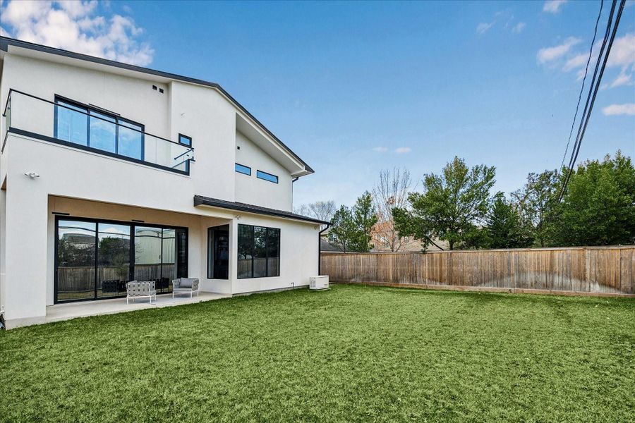 Exterior details and patio area of a home in , Houston (Image 25).