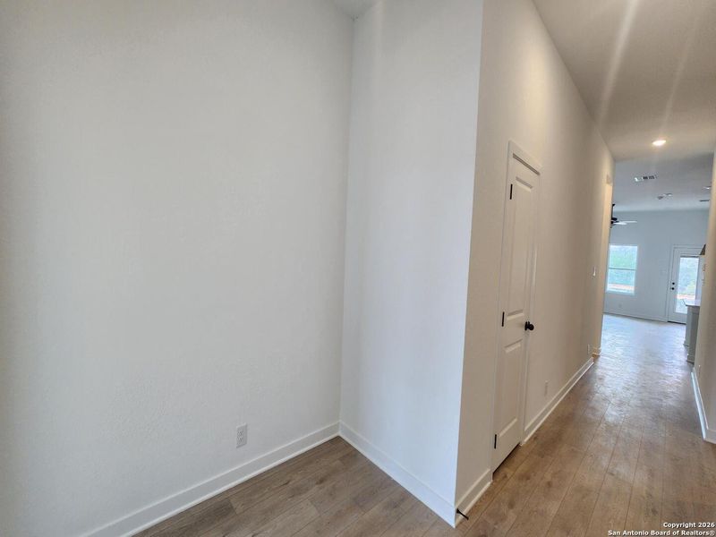 Spacious, unfurnished interior of a new home in Arcadia Ridge, San Antonio (Image 12).