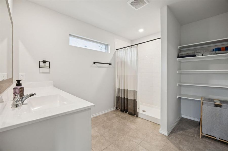 Large, Walk in Shower with built-in shelves Large, Walk in Shower with built-in shelves