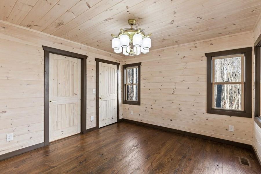 Spacious, unfurnished interior of a new home in , Blue Ridge (Image 31).