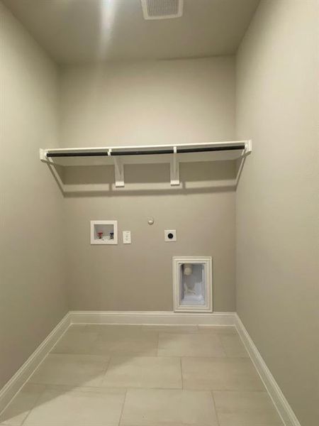 Spacious, unfurnished interior of a new home in Anna Ranch, Anna (Image 10).