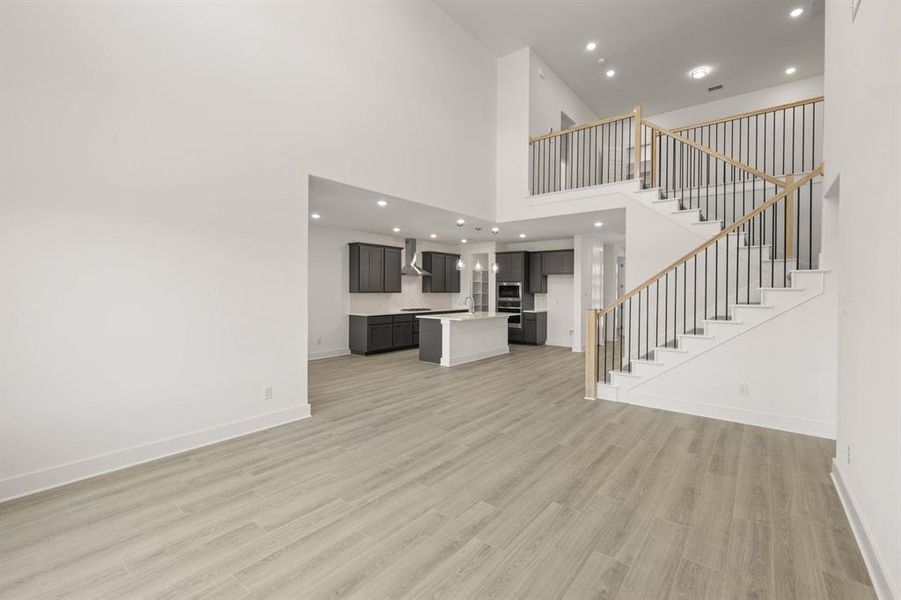 17145 Oxborough- Living-2