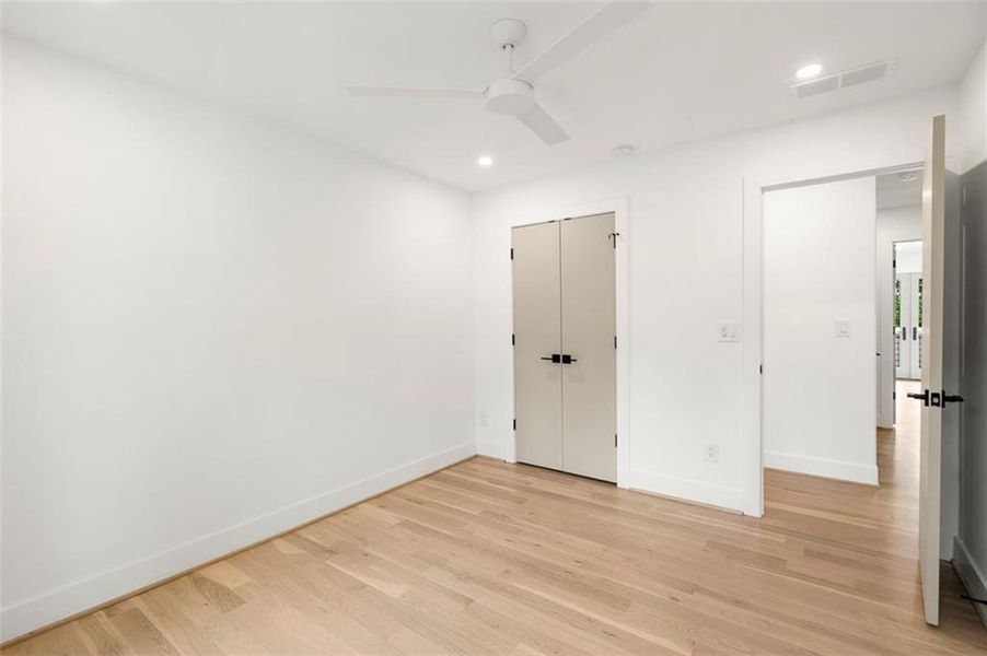 Spacious, unfurnished interior of a new home in , Atlanta (Image 22).