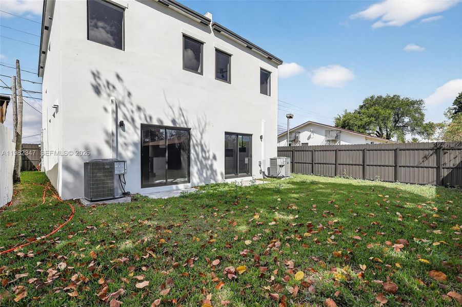 Exterior details and patio area of a home in , Miami (Image 25).