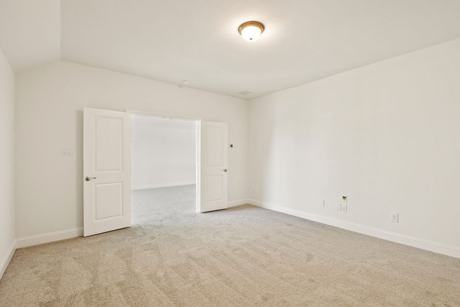 Spacious, unfurnished interior of a new home in Lake Breeze, Lavon (Image 36).