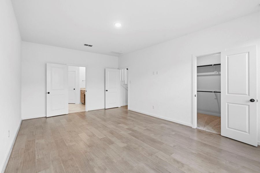 Spacious, unfurnished interior of a new home in Sienna 45', 50', Missouri City (Image 26).