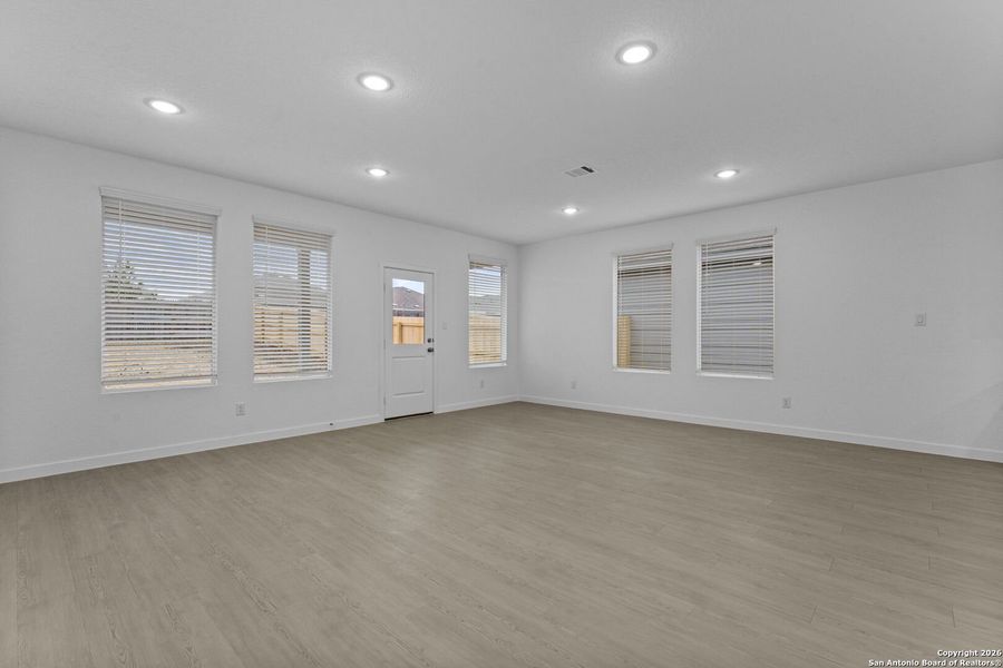 Spacious, unfurnished interior of a new home in Parkside: Coastline Collection, New Braunfels (Image 19).