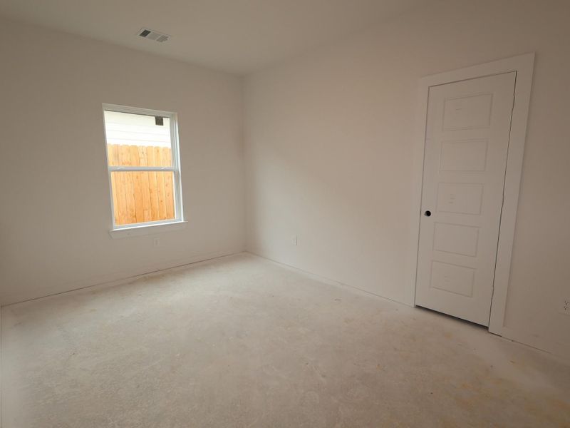 Spacious, unfurnished interior of a new home in Moran Ranch, Willis (Image 18).