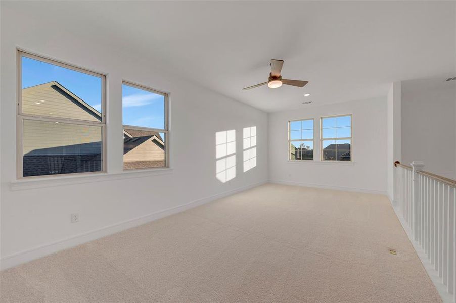 Spacious, unfurnished interior of a new home in Kreymer at the Park, Wylie (Image 28).
