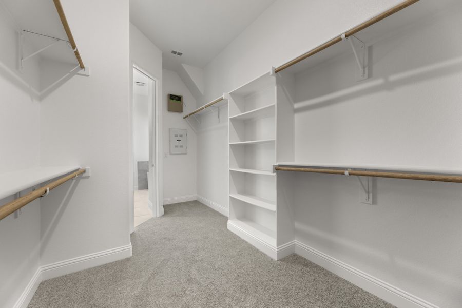 Representative unfurnished interior of a home built from the Westwood by Sandlin Homes in Lakesong, Midlothian (Image 27).
