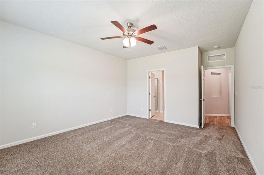 Spacious, unfurnished interior of a new home in , Palm Coast (Image 30).