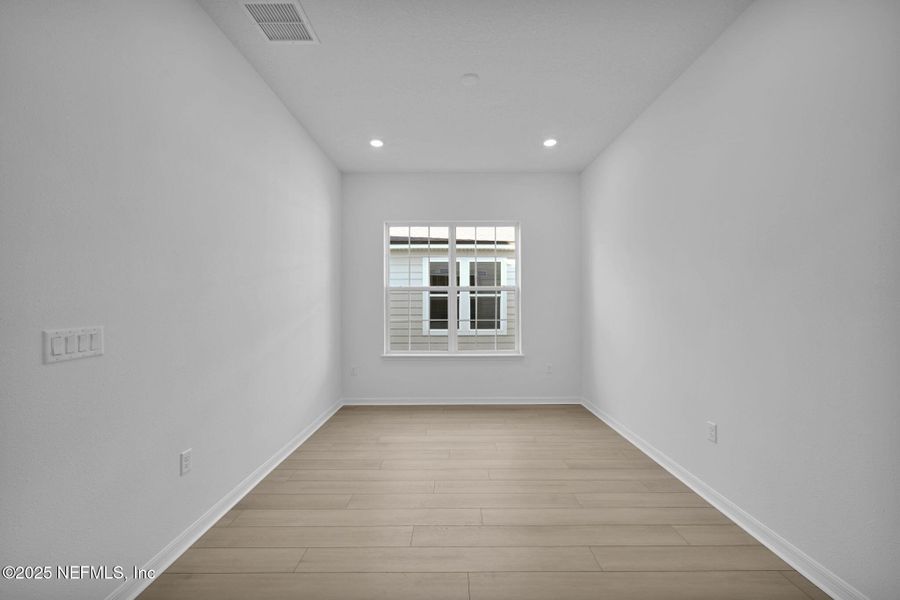 Spacious, unfurnished interior of a new home in Del Webb Nocatee, Ponte Vedra (Image 21).