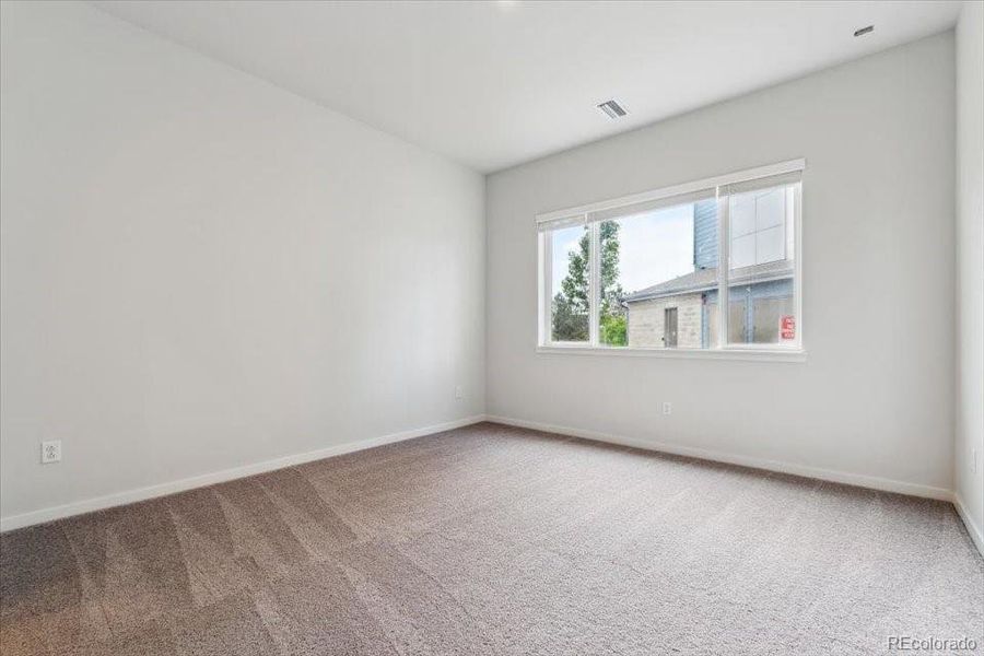 Spacious, unfurnished interior of a new home in Condo Collection at Grand Vue at Interlocken, Broomfield (Image 10).