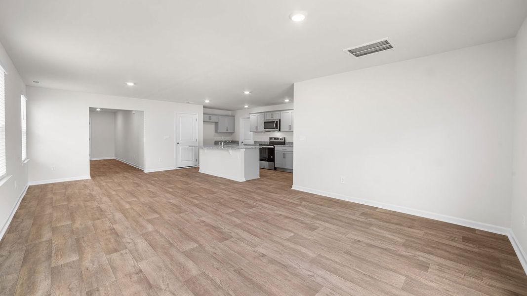 Spacious, unfurnished interior of a new home in Carter Ridge, Greenville (Image 16).
