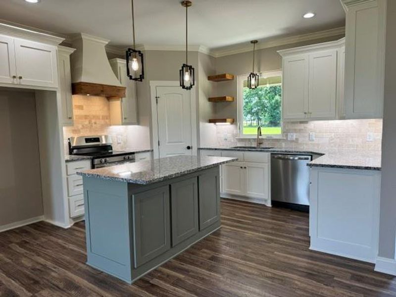 Furnished interior view inside a new home in , Yantis (Image 4).