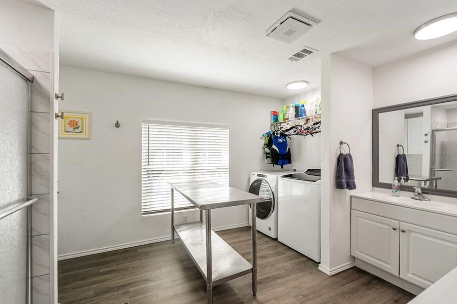 Furnished interior view inside a new home in , Gun Barrel City (Image 29).