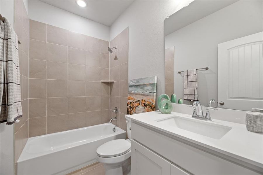 Furnished interior view inside a new home in Oak Valley, Oak Ridge (Image 4).