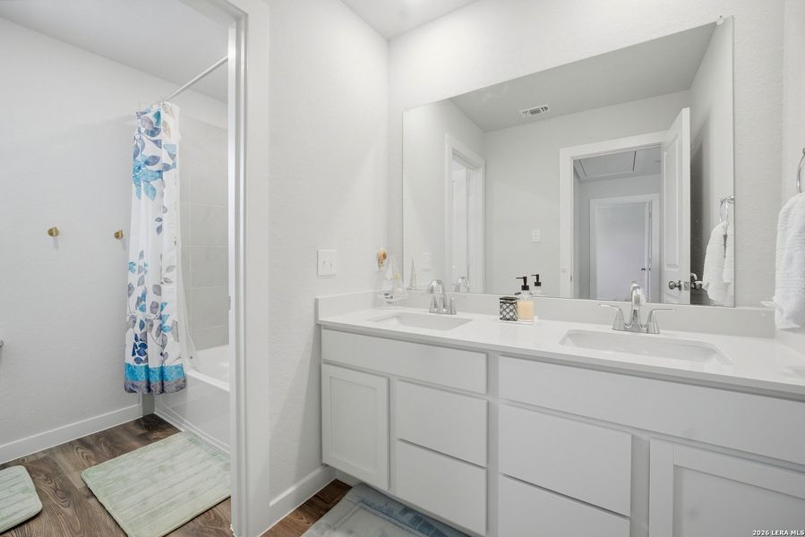 Furnished interior view inside a new home in Senna, San Antonio (Image 19).