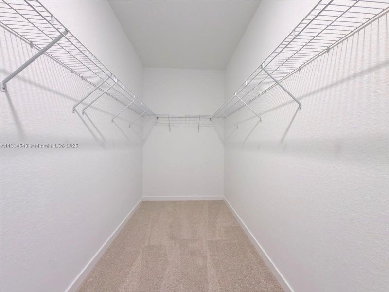 Spacious, unfurnished interior of a new home in , Pompano Beach (Image 22).