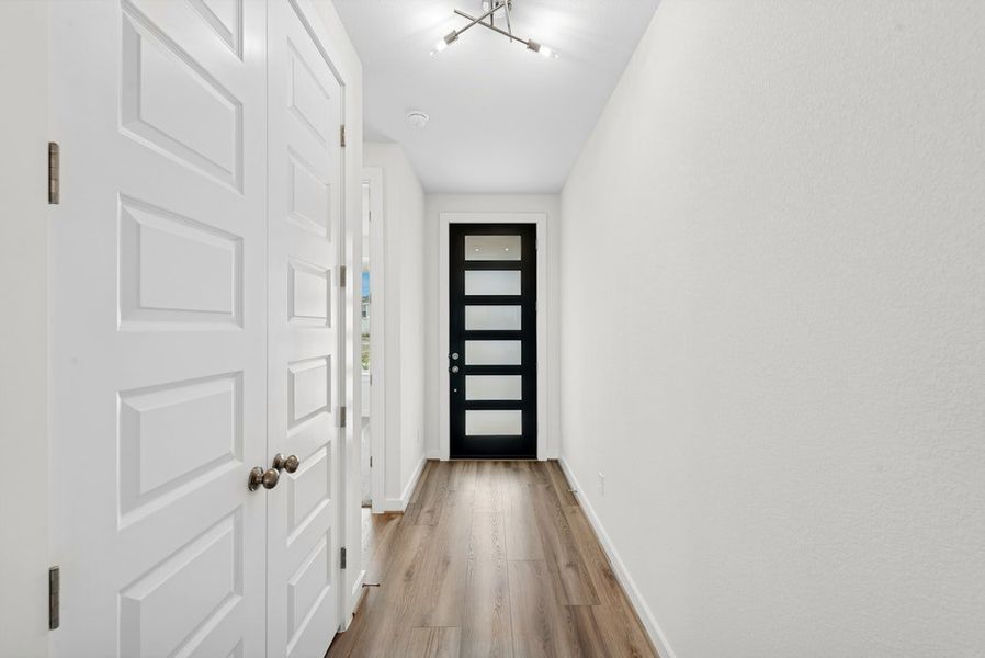 Spacious, unfurnished interior of a new home in Santa Rita Ranch, Georgetown (Image 17).