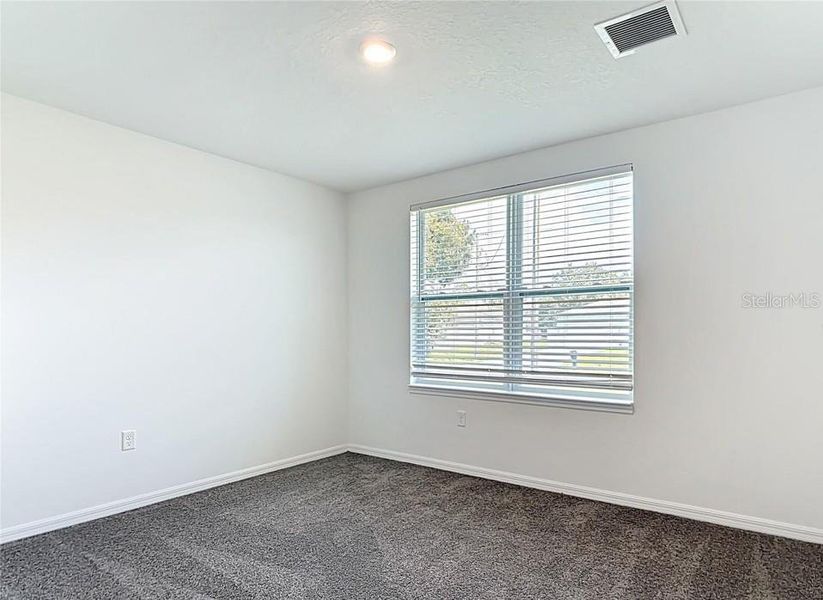 Spacious, unfurnished interior of a new home in , Lehigh Acres (Image 7).