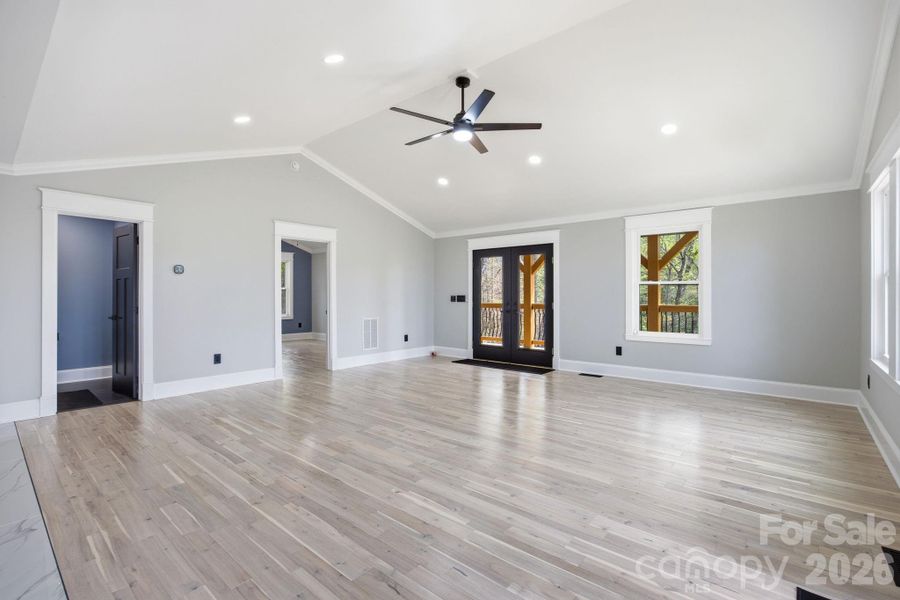 Spacious, unfurnished interior of a new home in , Hendersonville (Image 10).