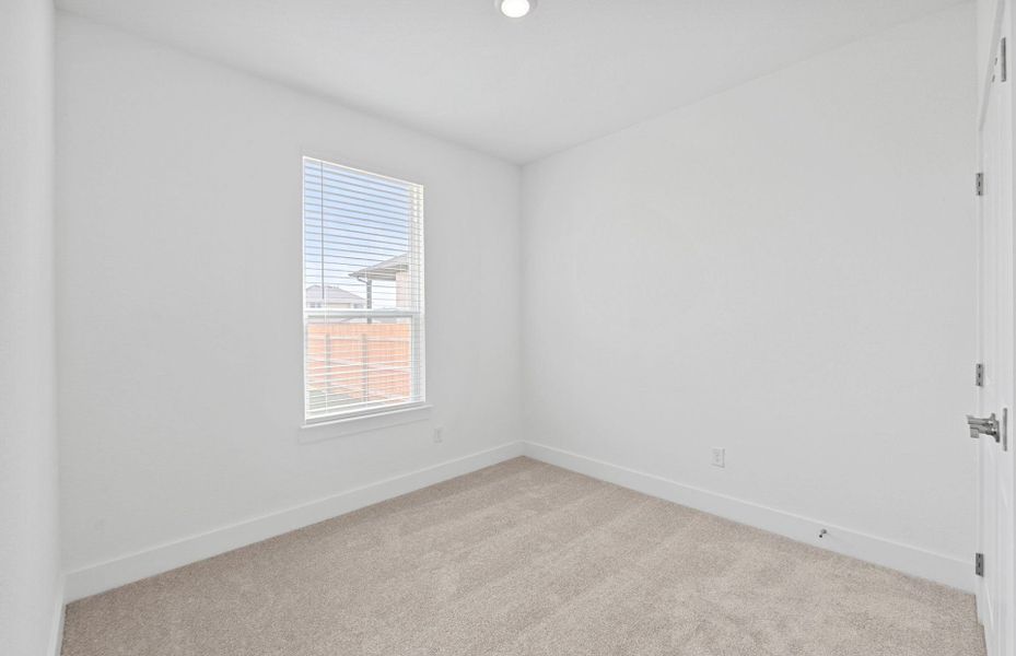 Spacious, unfurnished interior of a new home in Crosswinds, Kyle (Image 13).