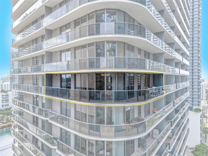 Condo located in Miami, FL showcasing its design and architecture (Image 24). Condo located in Miami, FL showcasing its design and architecture (Image 24).