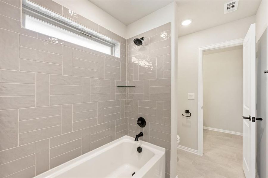 Furnished interior view inside a new home in Creekview Meadows, Pilot Point (Image 10). Furnished interior view inside a new home in Creekview Meadows, Pilot Point (Image 10).