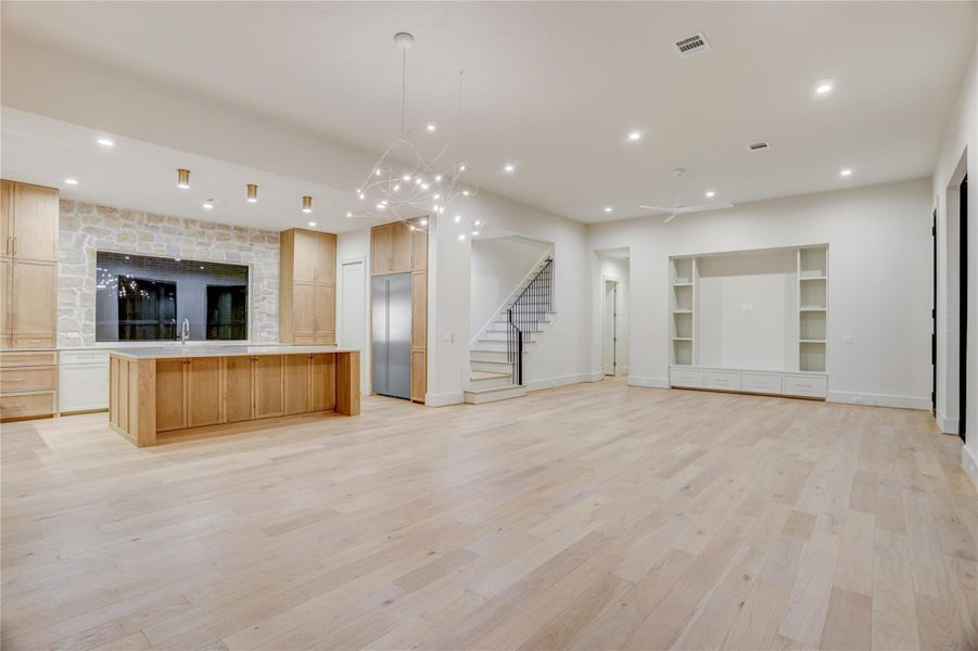 Spacious, unfurnished interior of a new home in , Houston (Image 17).