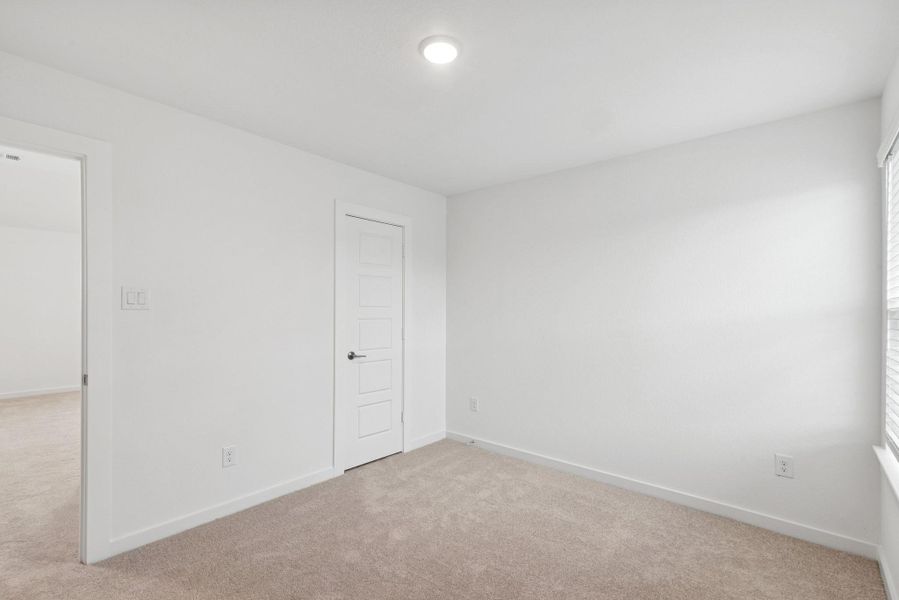 Spacious, unfurnished interior of a new home in Summerview, Fulshear (Image 34).