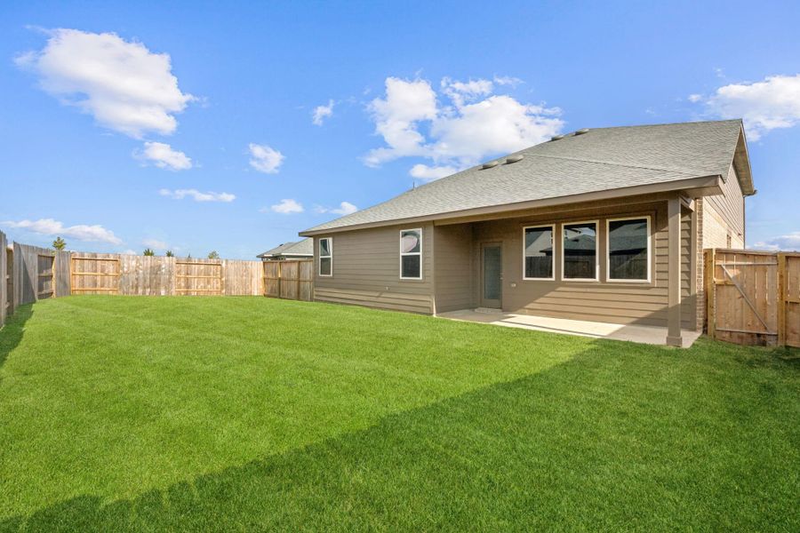 Exterior details and patio area of a home in Saint Tropez, Huffman (Image 26). Exterior details and patio area of a home in Saint Tropez, Huffman (Image 26).