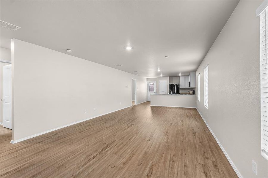 Spacious, unfurnished interior of a new home in , Fort Worth (Image 14).