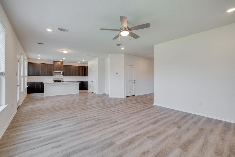 Spacious, unfurnished interior of a new home in Mustang Valley, Manor (Image 14). Spacious, unfurnished interior of a new home in Mustang Valley, Manor (Image 14).