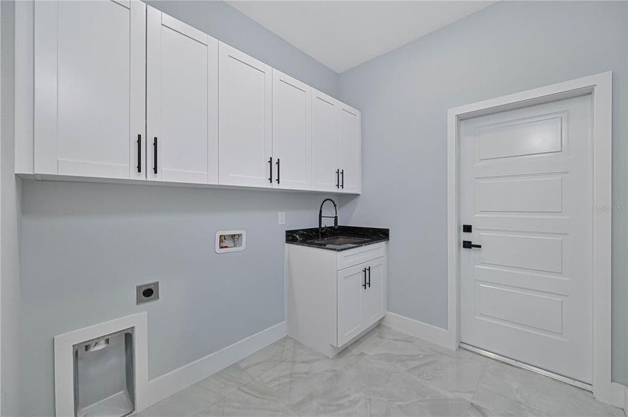 Furnished interior view inside a new home in , Cape Coral (Image 15). Furnished interior view inside a new home in , Cape Coral (Image 15).