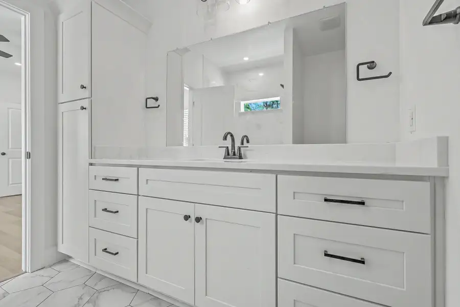 Furnished interior view inside a new home in , Walterboro (Image 9).