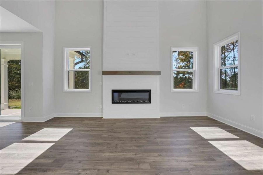 Spacious, unfurnished interior of a new home in The Paddocks at Doc Hughes, Buford (Image 39).
