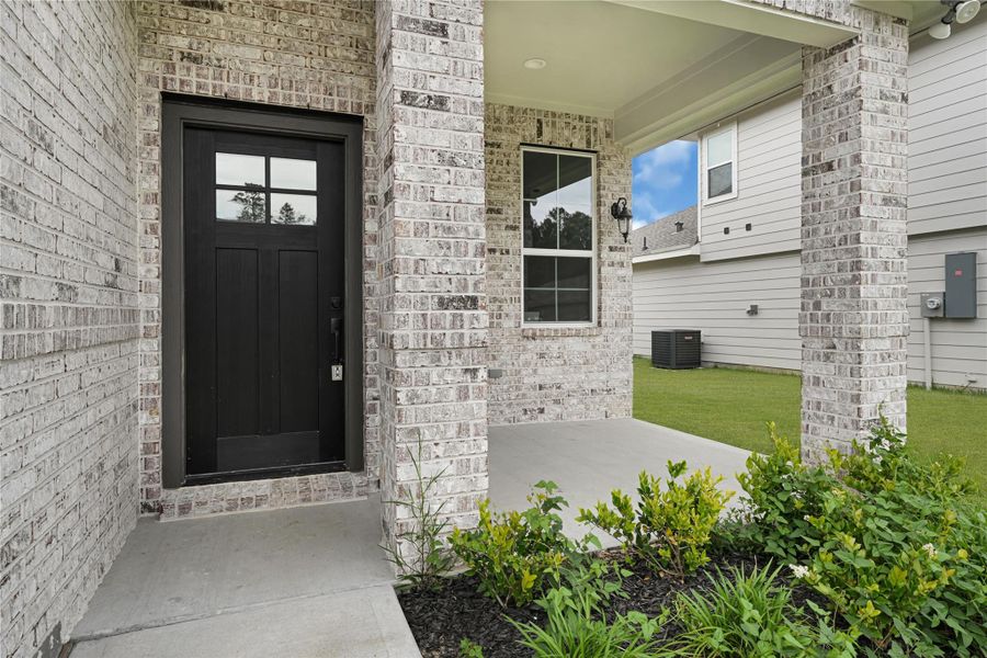 Exterior details and patio area of a home in , League City (Image 4). Exterior details and patio area of a home in , League City (Image 4).