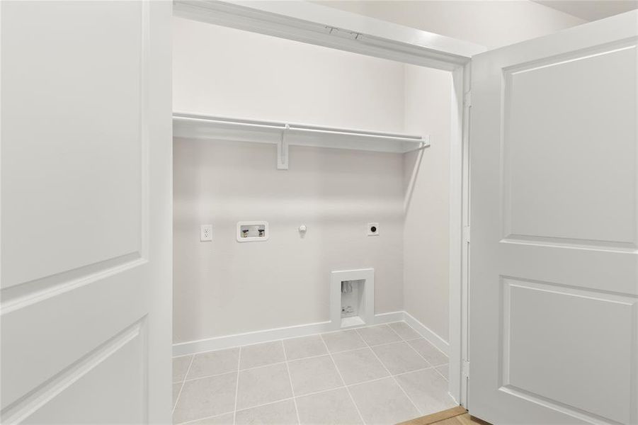 Image 28 of a home in Cottonwood Creek.