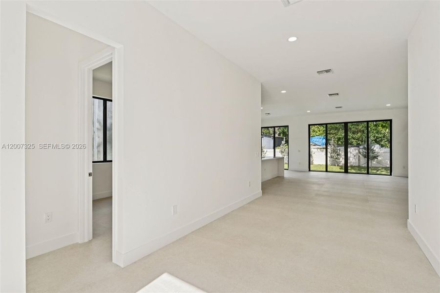 Spacious, unfurnished interior of a new home in , Fort Lauderdale (Image 44). Spacious, unfurnished interior of a new home in , Fort Lauderdale (Image 44).