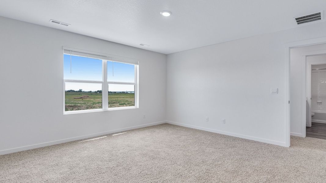 Spacious, unfurnished interior of a new home in Silver Peaks, Lochbuie (Image 26). Spacious, unfurnished interior of a new home in Silver Peaks, Lochbuie (Image 26).