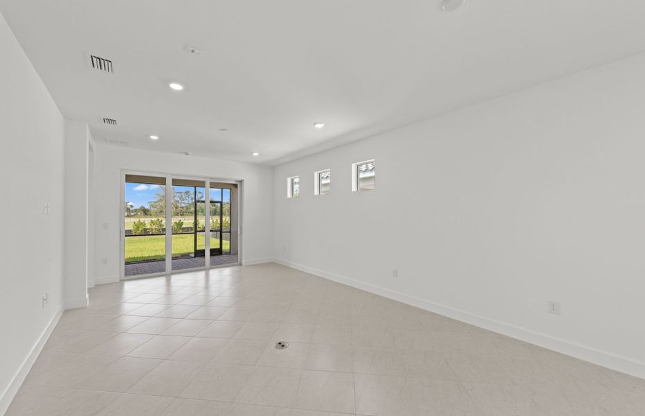 Spacious, unfurnished interior of a new home in Del Webb Oak Creek, North Fort Myers (Image 13).