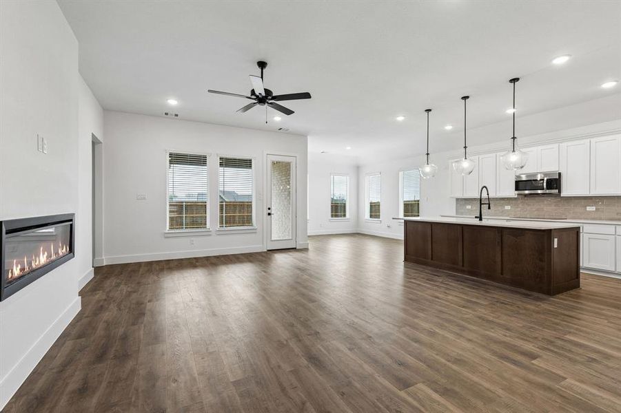 Spacious, unfurnished interior of a new home in Brahman Ranch, Venus (Image 23).