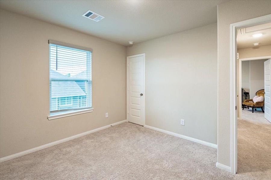 Spacious, unfurnished interior of a new home in River's Edge, Conroe (Image 19). Spacious, unfurnished interior of a new home in River's Edge, Conroe (Image 19).