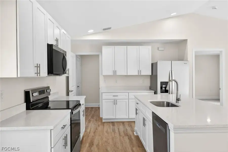 Furnished interior view inside a new home in Cape Coral, Cape Coral (Image 10).