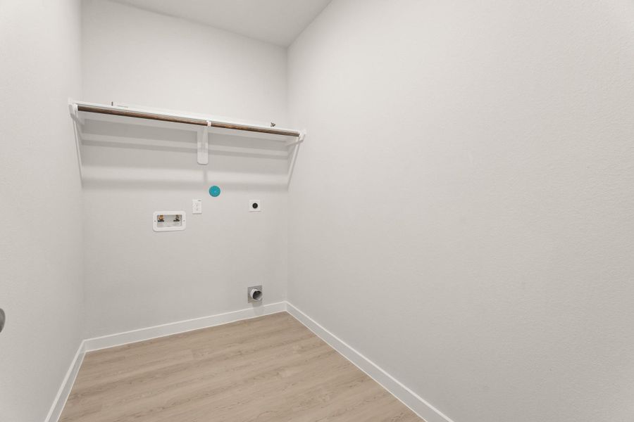 Spacious, unfurnished interior of a new home in Martha's Vineyard, Alvin (Image 25).